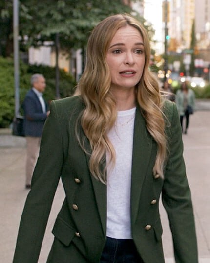 Caitlin’s dark green blazer on The Flash